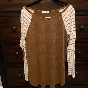 Brown long sleeve tees with stripped sleeved